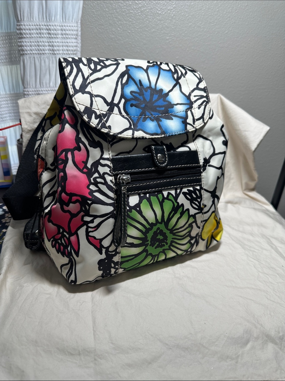 Nine West backpack style purse Excellent condition.